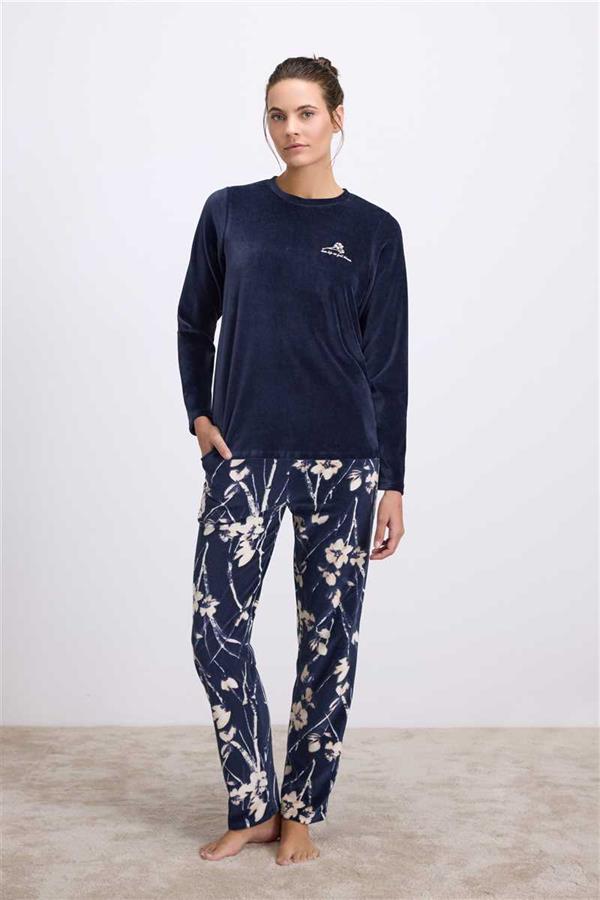 Arias Closet Uzun Kollu Kadife T-Shirt ve Çiçek Desenli Pantolon Pijama Takımı - Görsel 1