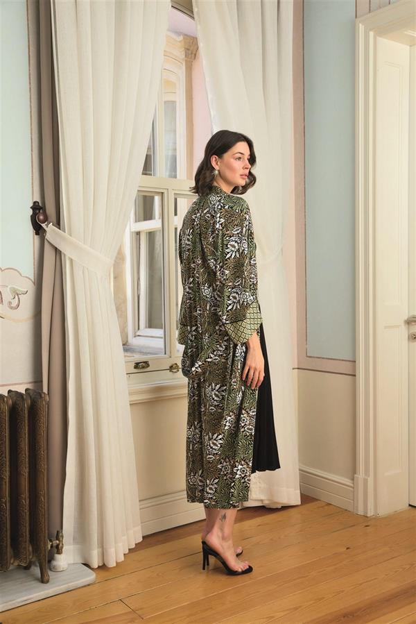 Arias Closet Çiçek Yaprak ve Etnik Desenli Dantelli ve Dekolteli Sabahlık Takımı - Görsel 5