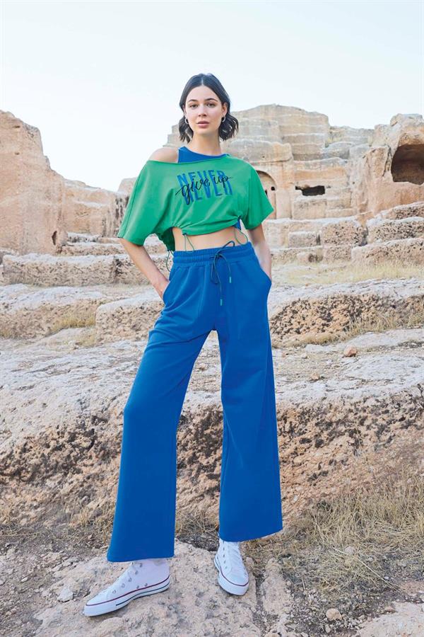 Arias Closet Kısa Kollu "Never Give Up" 3'lü Crop Eşofman Takımı - Görsel 2