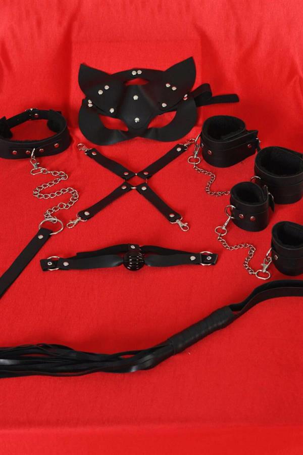Arias Closet Siyah İçi Tüylü Maske,Kol,Bacak,Ağız Topu,Kırbaç,Tasma Set - Görsel 1