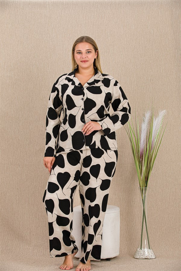 Arias Closet Büyük Beden Siyah Beyaz Kalp Desenli Düğmeli Uzun Kol Viskon Pijama Takımı - Görsel 2