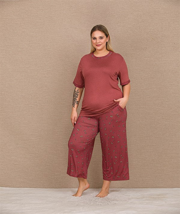 Arias Closet Büyük Beden Viskon Şık Tasarım Kelebek Desenli Bordo Kısa Kol Kapri Takım - Görsel 2