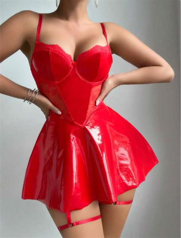 Arias Closet Kırmızı Parlak Deri Şık Bacak Bantlı Fantezi Club Elbise - Görsel 1