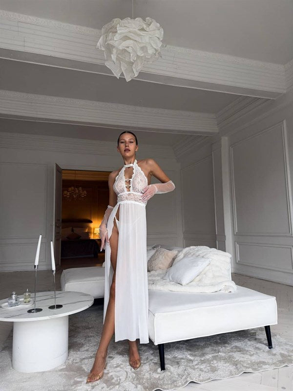 Arias Closet Özel Tasarım Beyaz Dantel İşlemeli Göğüs Detaylı Yırtmaçlı Fantezi Gecelik - Görsel 2