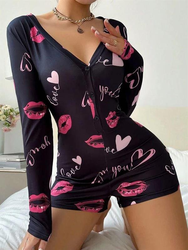 Arias Closet Pamuklu Kırmızı Öpücük ve Kalp Desenli Düğmeli Uzun Kol Tulum Pijama - Görsel 3