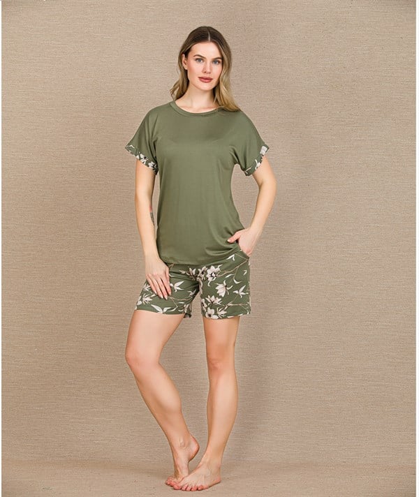 Arias Closet Şık Tasarım Çiçek Desenli Yeşil Şortlu Kısa Kol Viskon Pijama Takımı - Görsel 1